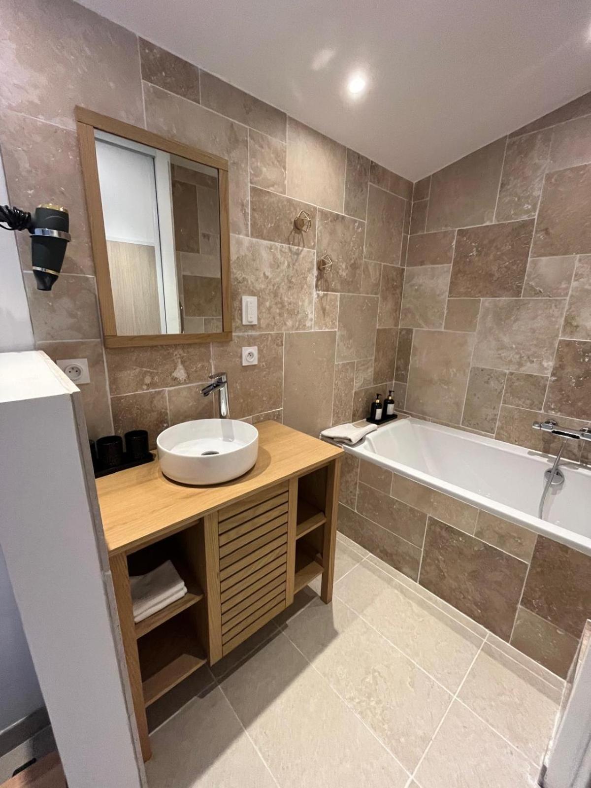 Suite Avec Sauna 36M² Niort Dış mekan fotoğraf