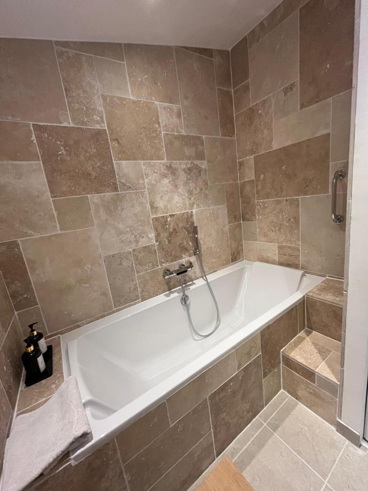 Suite Avec Sauna 36M² Niort Dış mekan fotoğraf